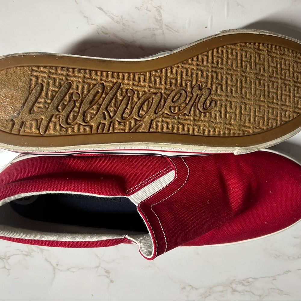 Tommy Hilfiger Red Slip-On women’s Shoes - Picture 3 of 4